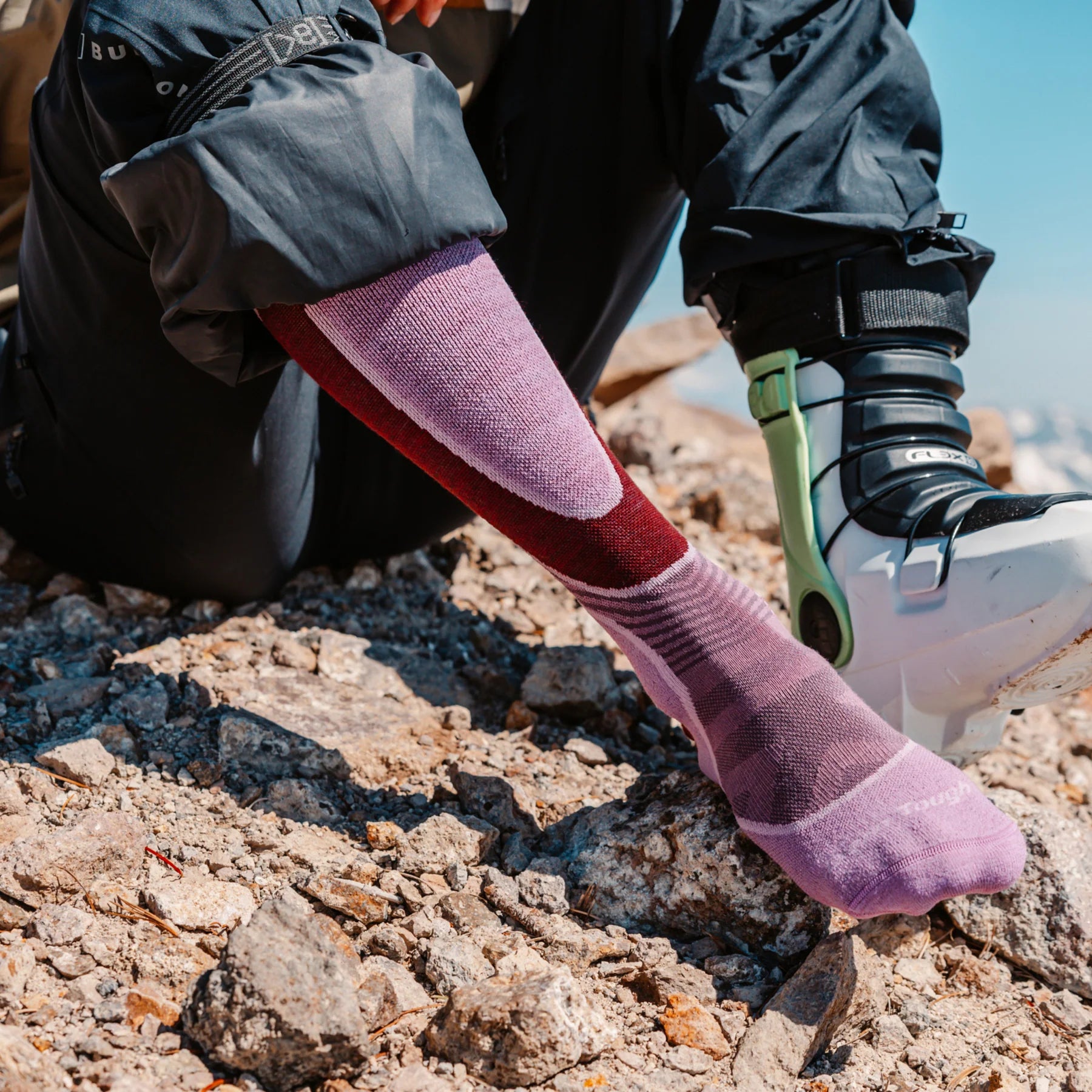 Darn Tough Women's Outer Limits Over-the-Calf Lightweight Ski & Snowboard Sock - Winter 2025/2026