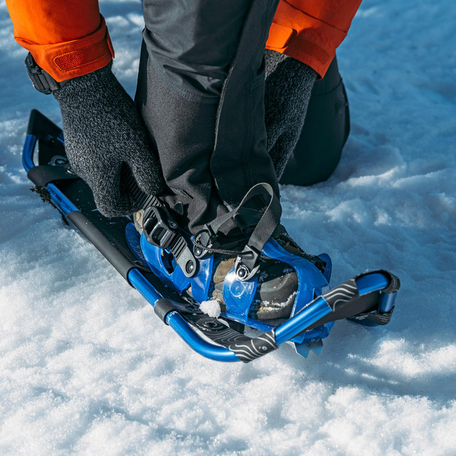 Crescent Moon Women's Vail 24.5 Teal Snowshoes - Winter 2025/2026