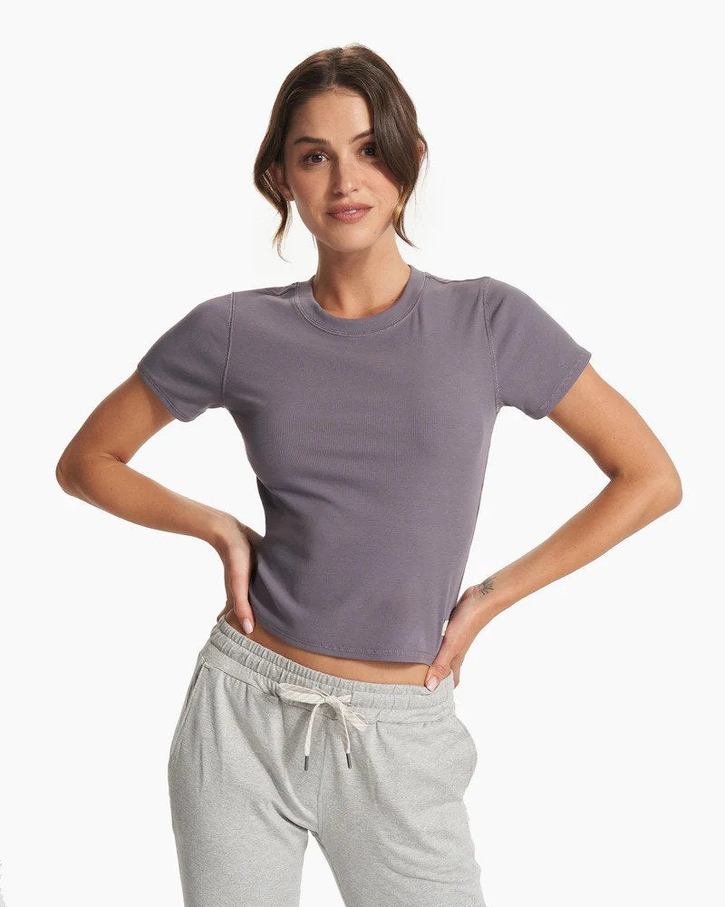 Vuori Pose Fitted Tee - Winter 2023/2024